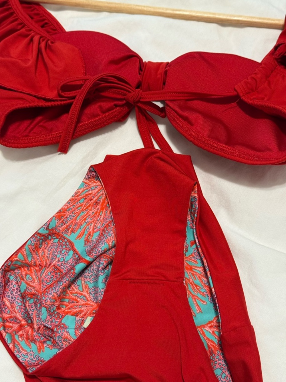 Red Ruffle Shoulder High-Waist Bikini Set - Picture 4 of 5